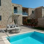 Katergo Luxury Stoúpa