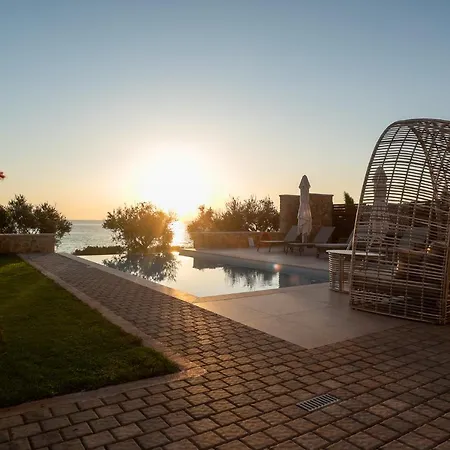 Katergo Luxury Villa Stoúpa