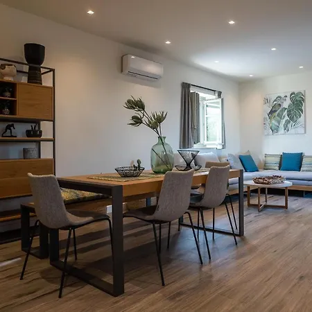 Katergo Luxury Stoúpa