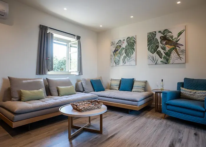 Katergo Luxury Villa Stoúpa